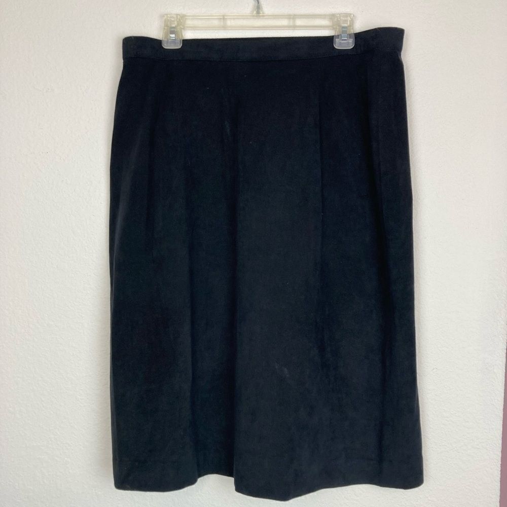 Vintage Faux or Ultra Suede midi skirt in mint condition super chic